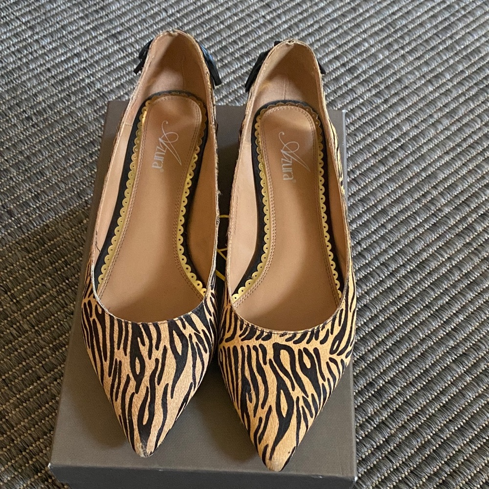 Azure Italian Fashion flats. Good condition. Size9.5-10